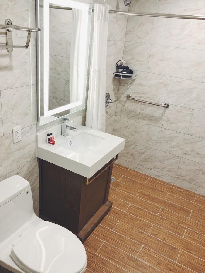 Mayfair Inn And Suites New York Exteriör bild