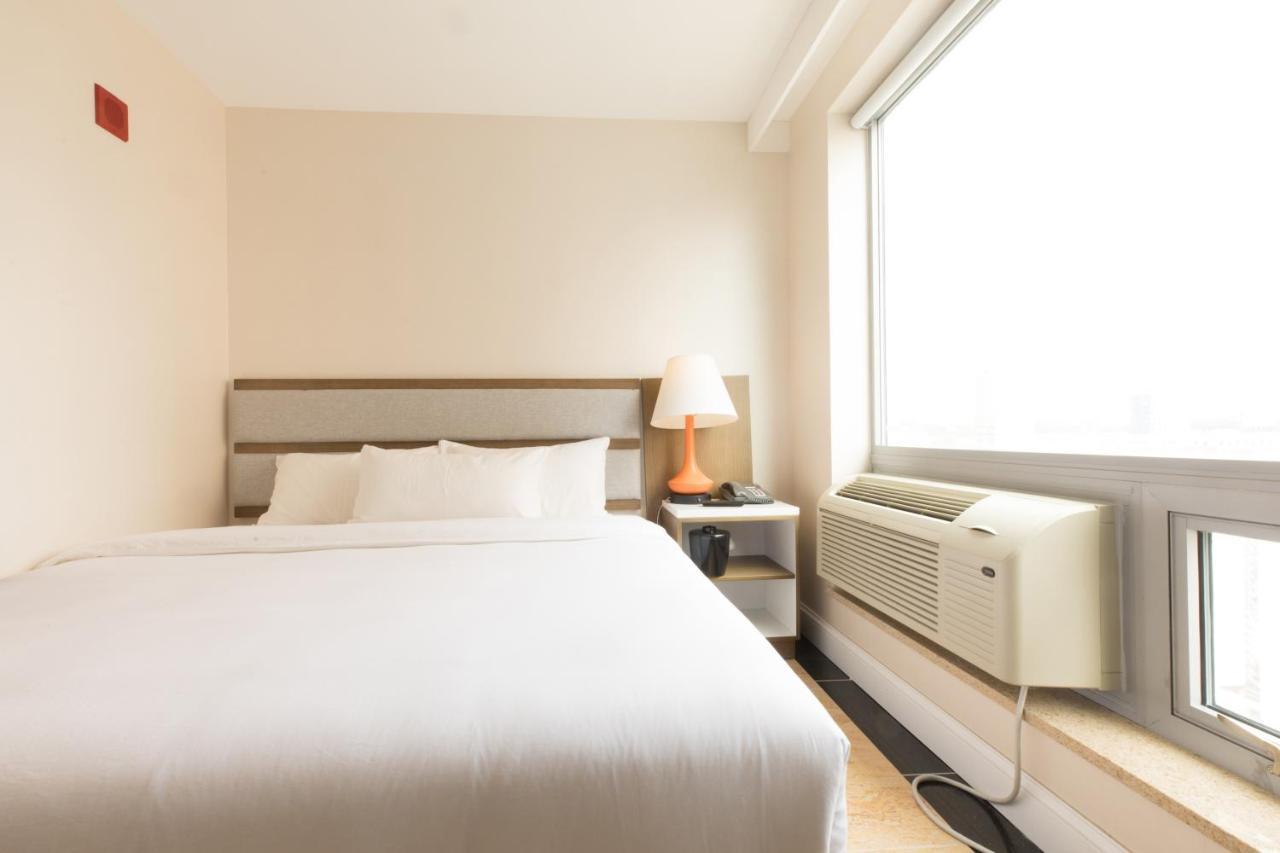 Mayfair Inn And Suites New York Exteriör bild
