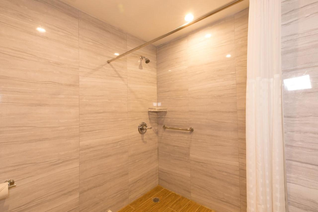 Mayfair Inn And Suites New York Exteriör bild