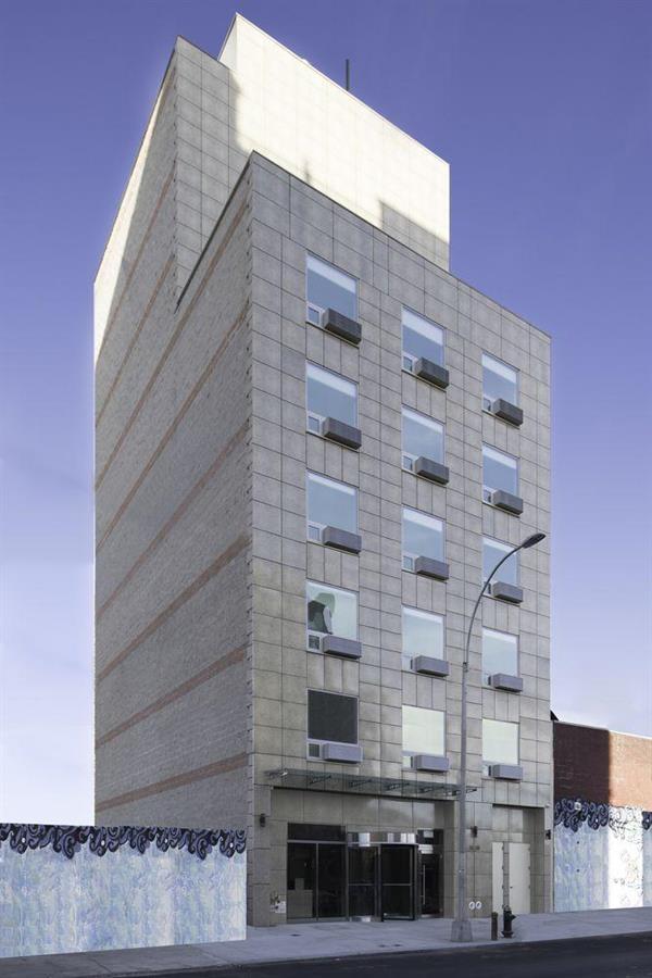 Mayfair Inn And Suites New York Exteriör bild
